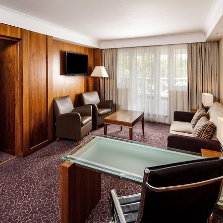 Готель Crowne Plaza Редінг Екстер'єр фото